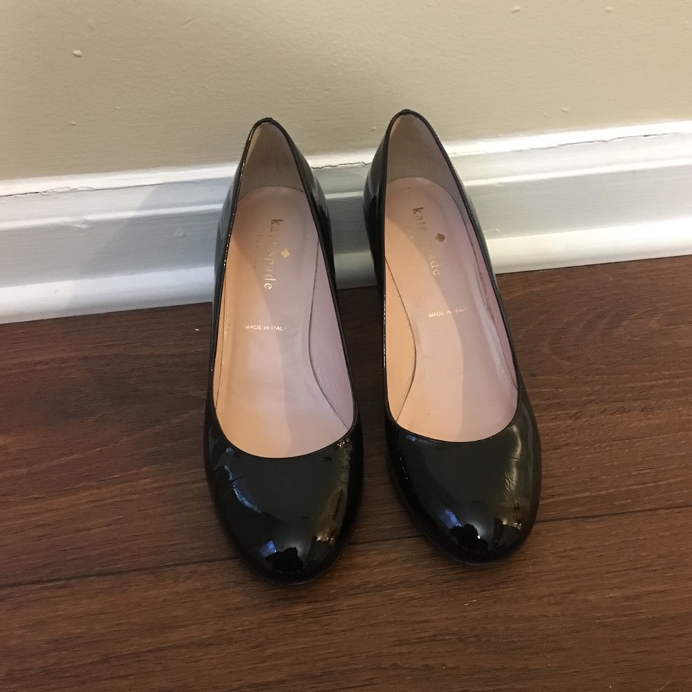 Size 6 Kate Spade Pumps👠👠👠 with gold accent!!